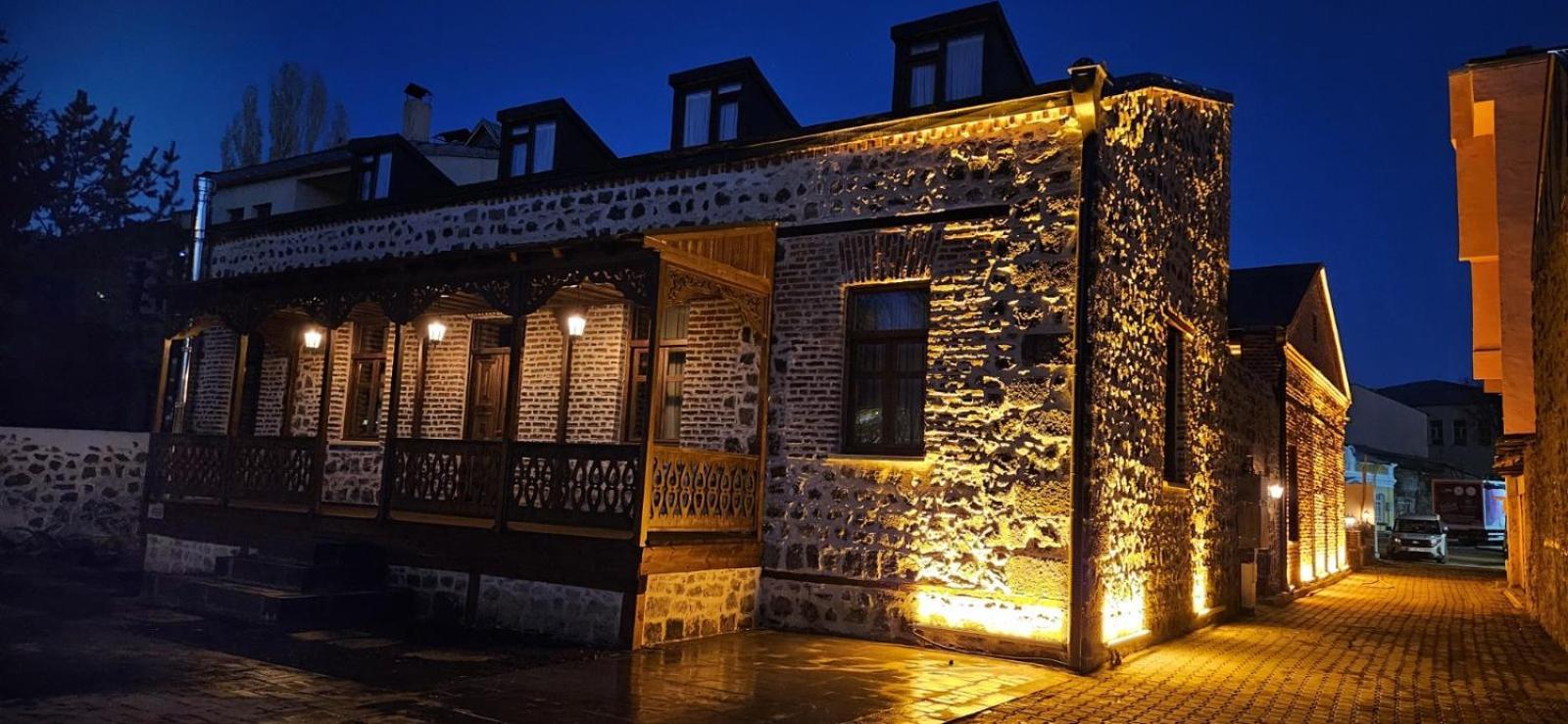 Mihman Konak Hotel Kars Bagian luar foto