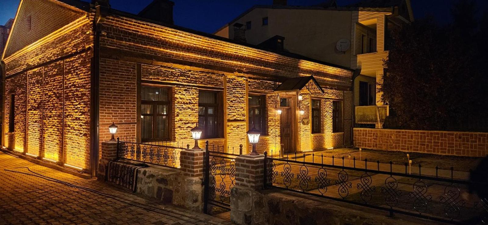 Mihman Konak Hotel Kars Bagian luar foto