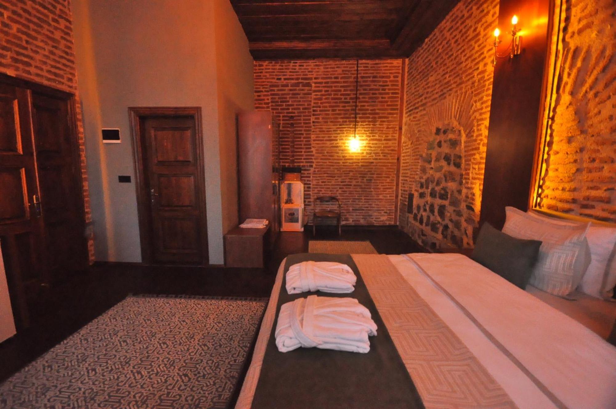 Mihman Konak Hotel Kars Bagian luar foto